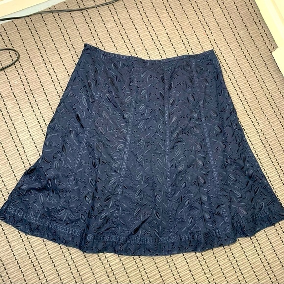 Vintage Navy Blue A Line Midi Skirt Eyelets Floral Embroider Sz 18 waist 38" - Picture 3 of 10